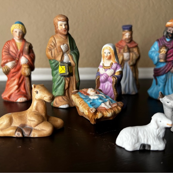 Vintage Christmas Child Creche, 10 piece, Ceramic, 1990’s Decor, Holiday Decor - Picture 2 of 7
